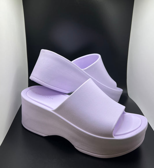 Rubber Platform Slides in Lavender